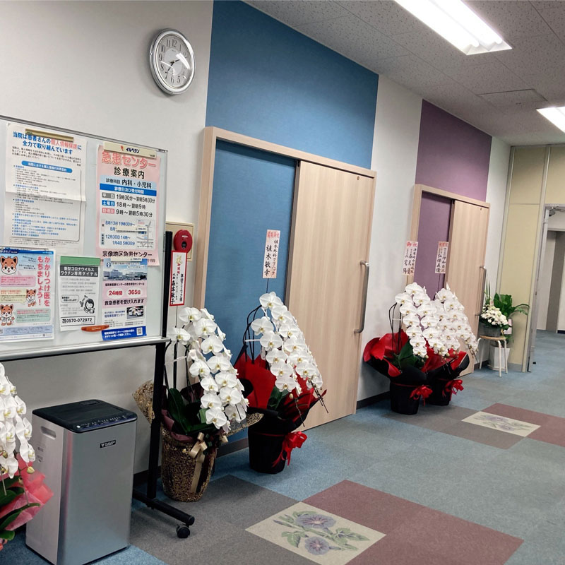 明るく開放的な待合室