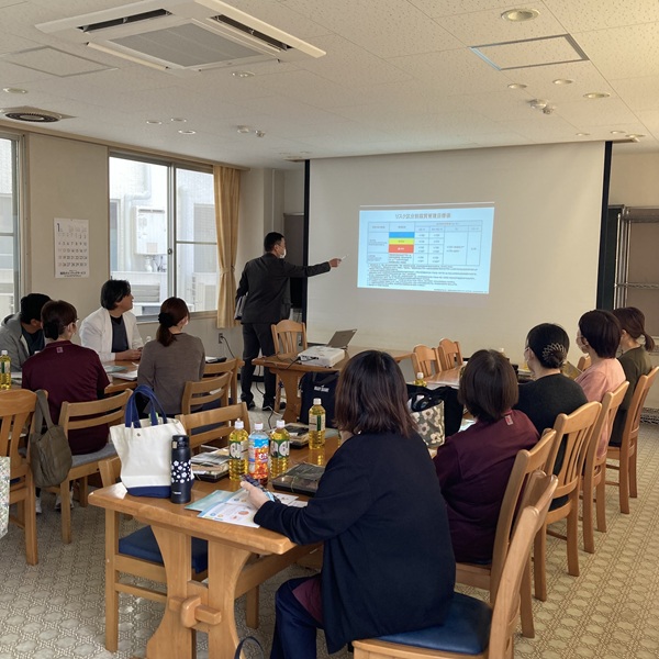 福間諏訪クリニック 医療の質向上のための院内スタッフ勉強会の様子
